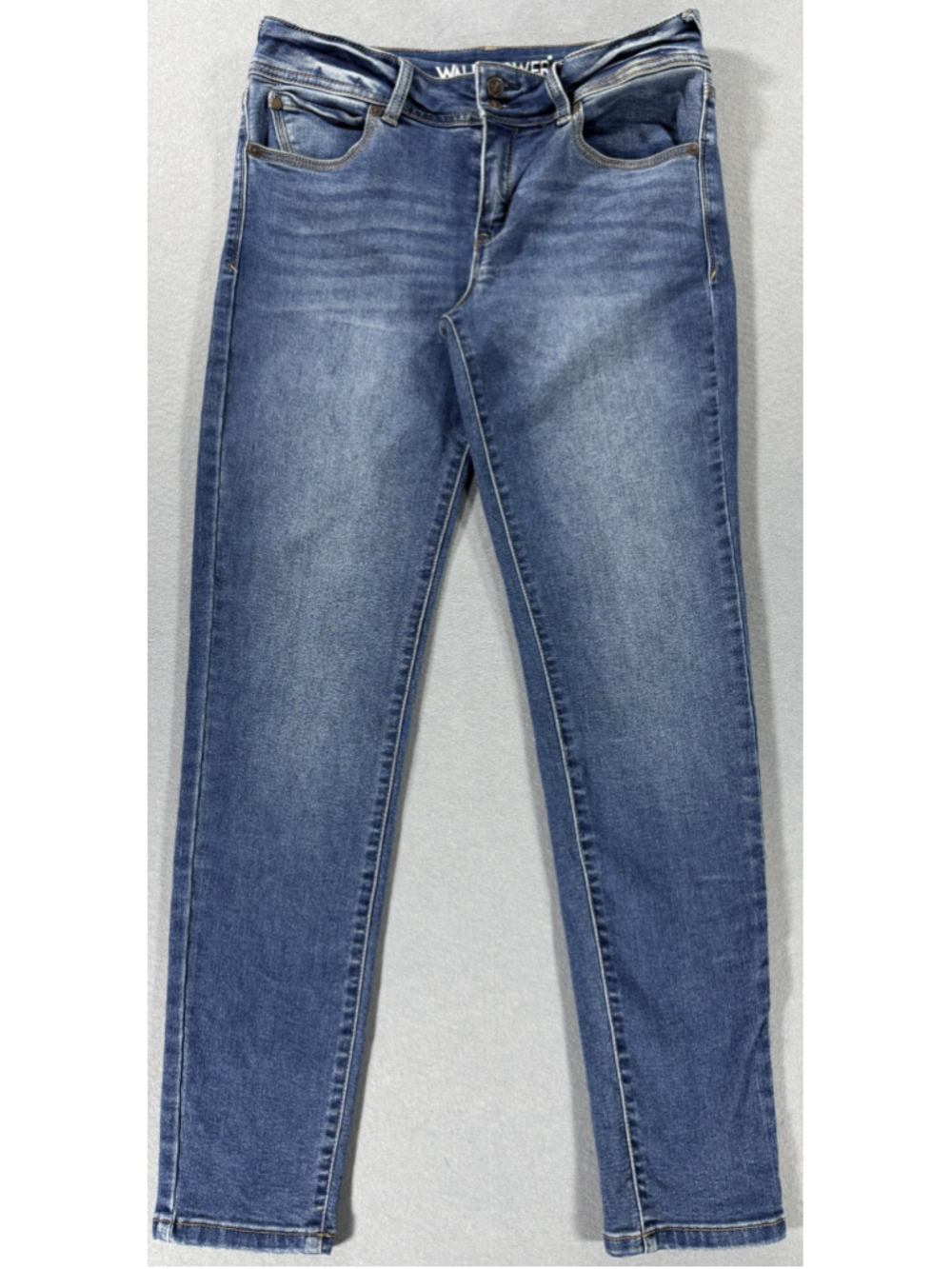 Wallflower Size 6 Skinny Jeans with Patterned Back Pockets